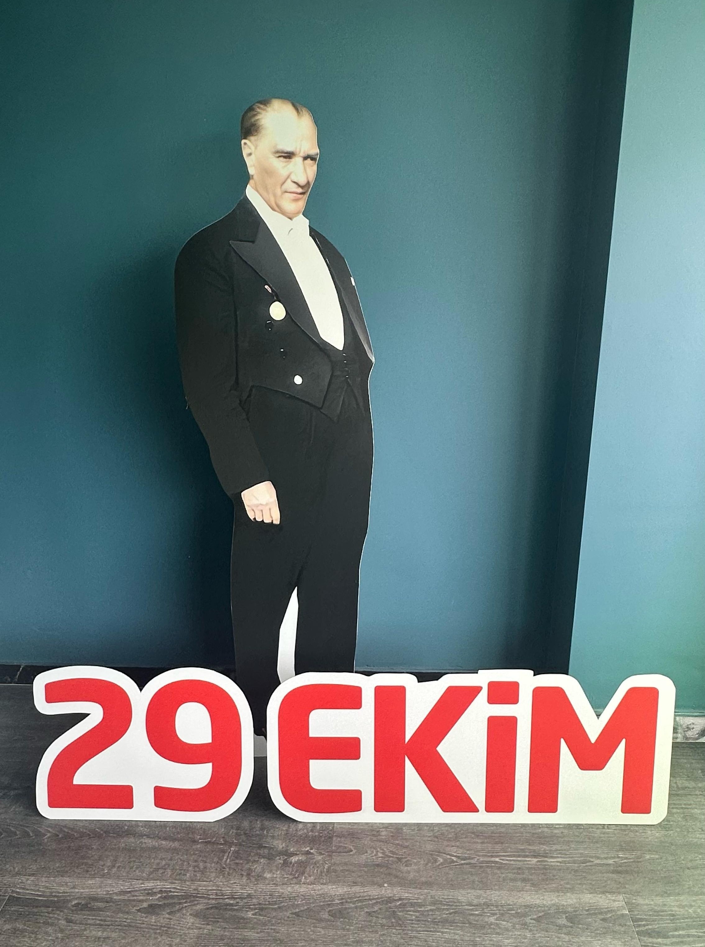 29 Ekim Atatürk Maketi 2li Seti Atatürk ve 29 Ekim Yazısı Dekor Maket Ayaklı